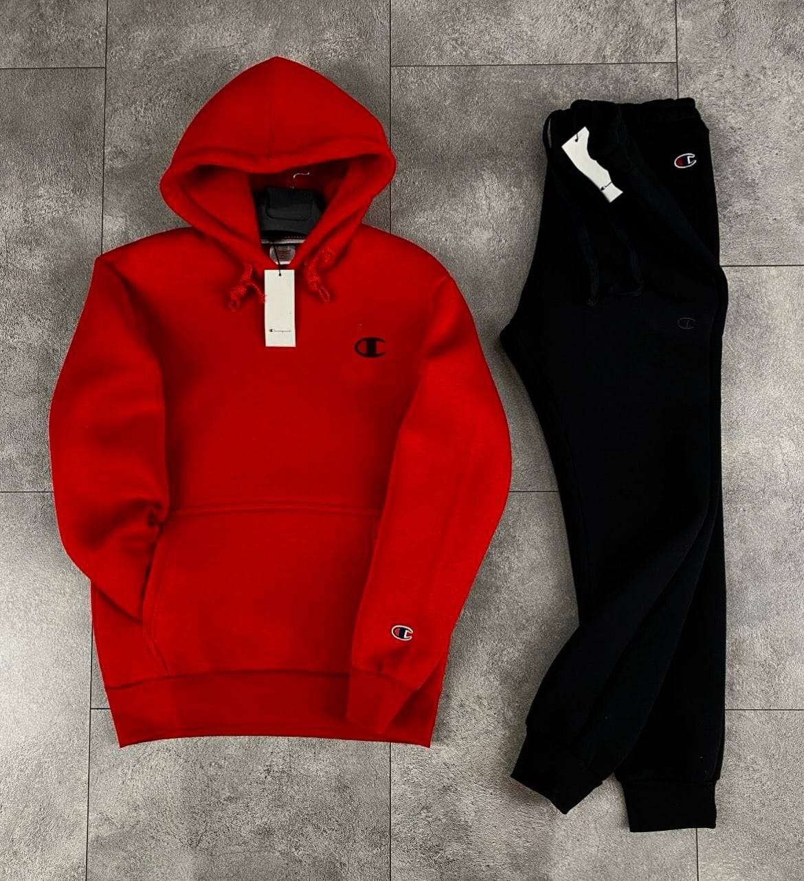 CHAMPION WINTER TRACKSUITS: FULL WARMTH WITH COTTON FLEECE FABRIC CHAMPION WINTER TRACKSUITS: FULL WARMTH WITH COTTON FLEECE FABRIC